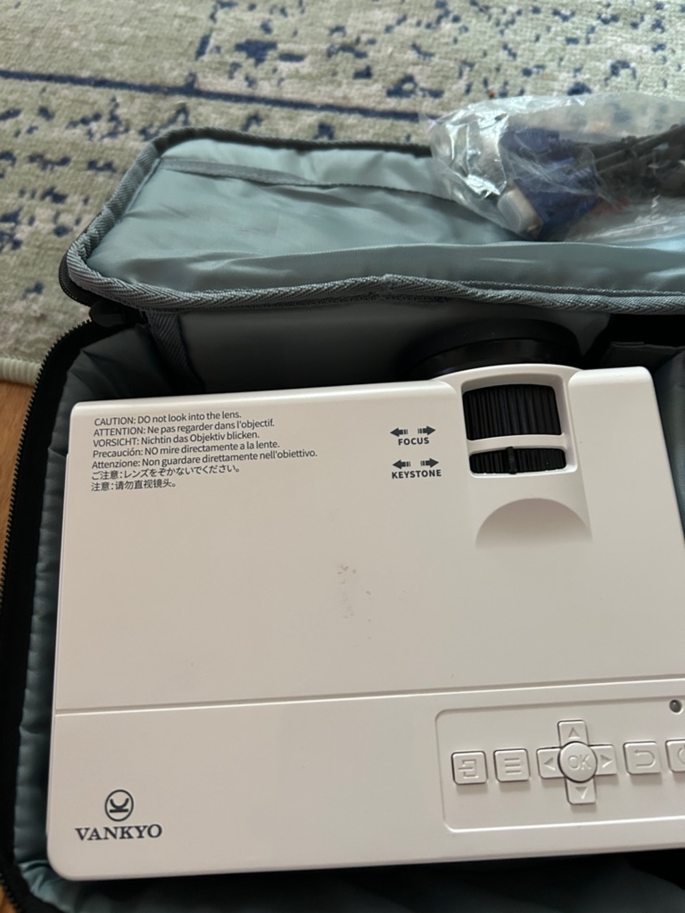 VANKYO LEISURE 3 Performance Q5 Home Theater Projector. Used